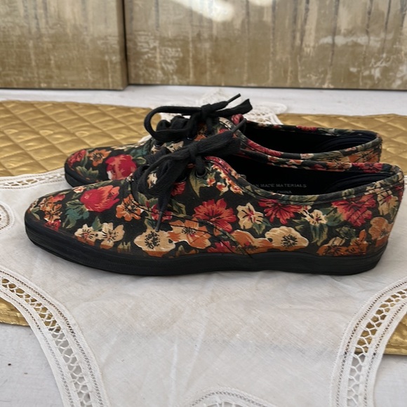 Coaster Canvas sneakers shoe - Picture 6 of 7